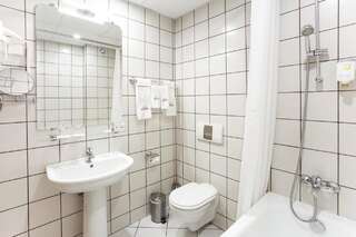 Отель Geneva Hotel София Полулюкс-13